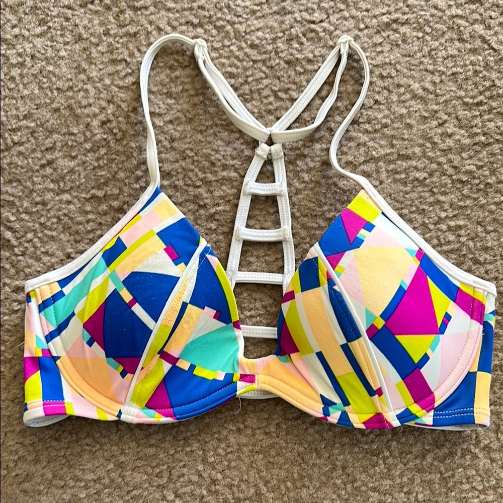Colorful Geometric Print Bikini Top 🌈 🌈